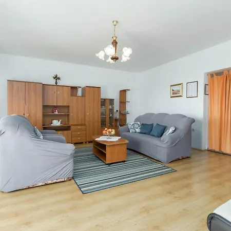 Apartment Seaside Paola: 3-bedroom Garden Retreat